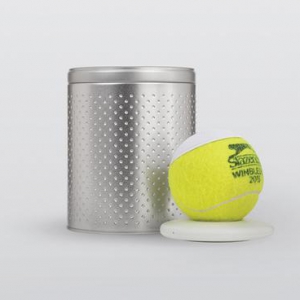 伦敦一设计公司利用废旧网球打造便携蓝牙音箱